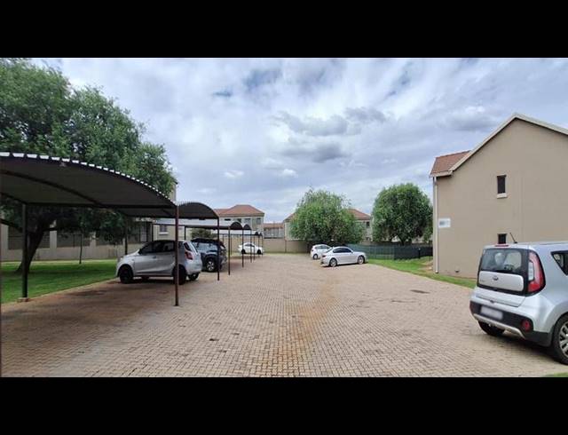 1 BEDROOM APARTMENT FOR SALE IN WILLOWBROOK